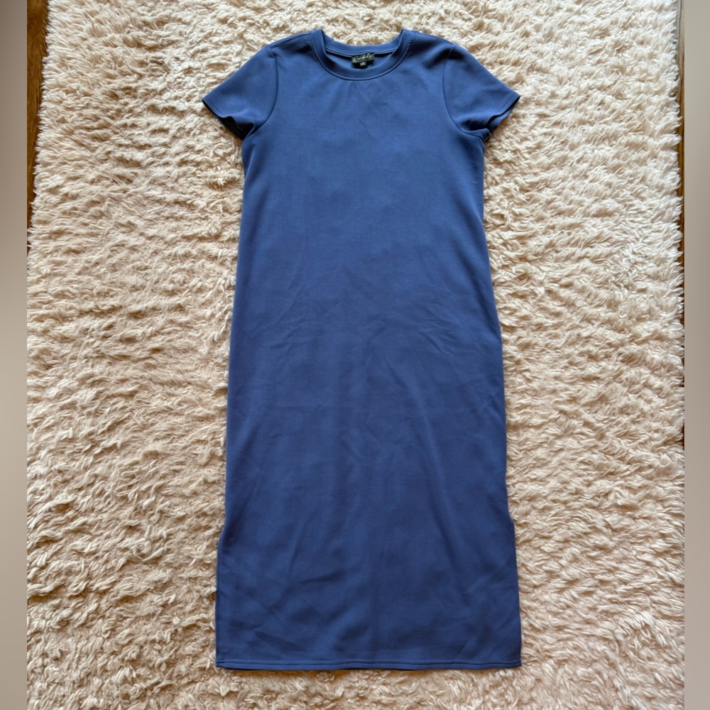 Wonderly brand long, short sleeve blue dress Women’s size medium